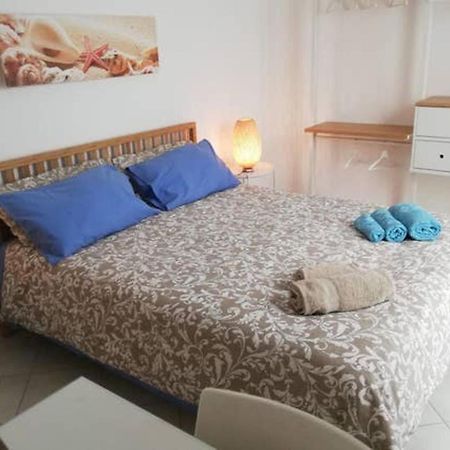 Appartamento a 100mt mare Pozzallo Exterior foto